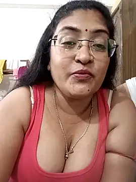 LAVERNIYA  online show from October 7, 2025, 7:44 pm