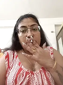 LAVERNIYA  online show from October 25, 2025, 11:07 am