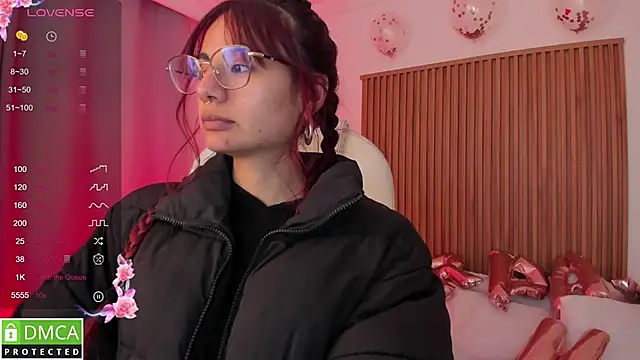 sophiecherry  online show from October 8, 2025, 6:22 am