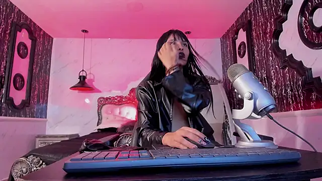 NAILAHARD online show from December 28, 2024, 5:25 pm