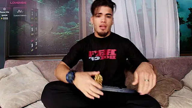 dante fox  online show from February 17, 2025, 11:53 pm