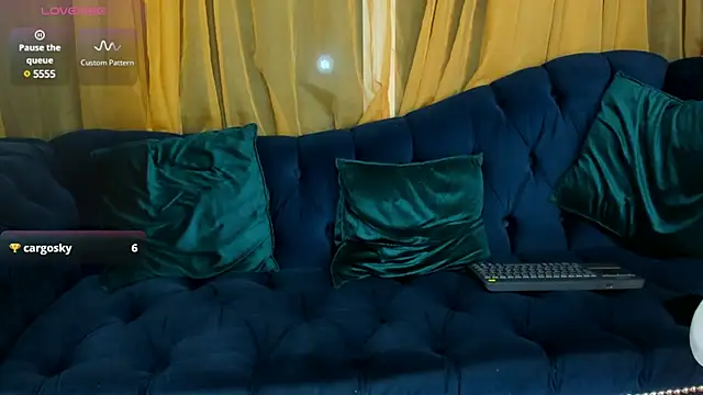 dante fox  online show from February 23, 2025, 4:28 am