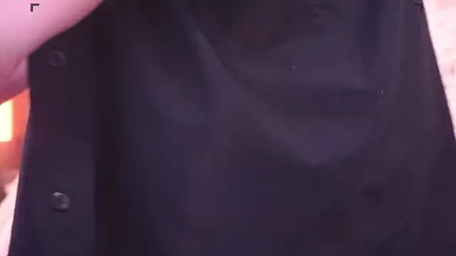 Snapshot of Charming_Daphny chatting on March 7, 2025, 8:23 am Charming Daphny online show from March 7, 2025, 8:23 am