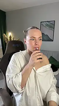 Charming Daphny online show from June 12, 2026, 6:34 am