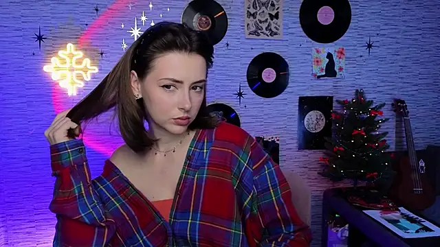 GloriaElmer online show from December 13, 2024, 9:13 am