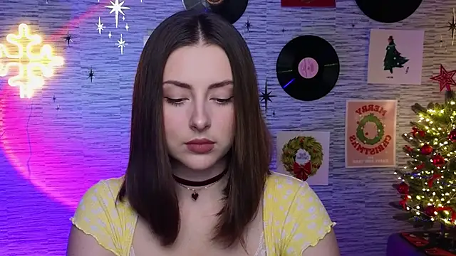 GloriaElmer online show from January 7, 2025, 6:14 pm