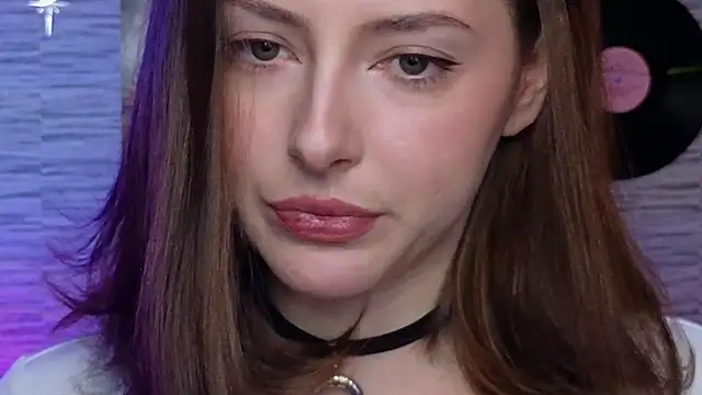 GloriaElmer online show from January 24, 2025, 12:31 pm