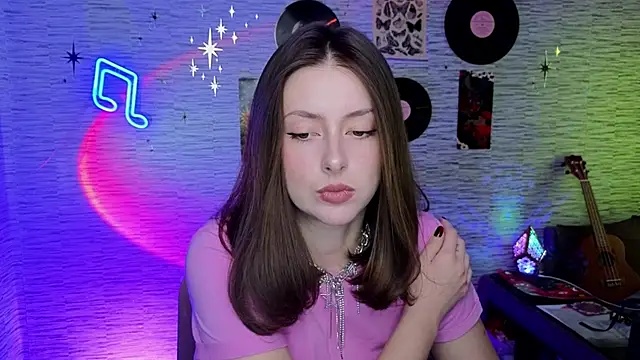 GloriaElmer online show from March 11, 2025, 9:34 am
