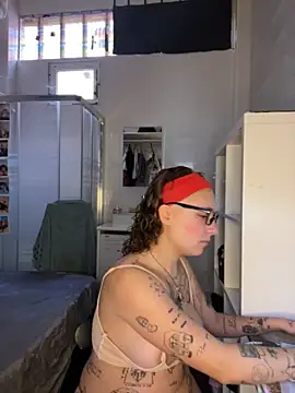 Snapshot of Hawitxui chatting on October 12, 2025, 10:47 am Hawitxui online show from October 12, 2025, 10:47 am