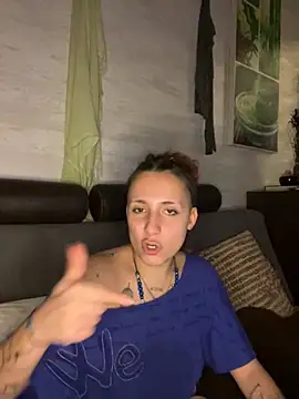 Snapshot of Hawitxui chatting on October 13, 2025, 6:08 pm Hawitxui online show from October 13, 2025, 6:08 pm