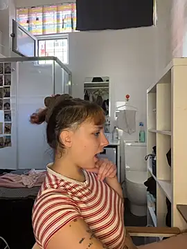 Snapshot of Hawitxui chatting on October 24, 2025, 12:12 pm Hawitxui online show from October 24, 2025, 12:12 pm