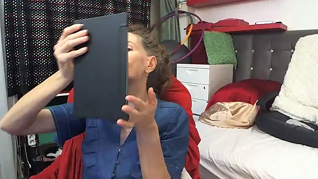 kellyterapy online show from February 5, 2025, 10:44 pm