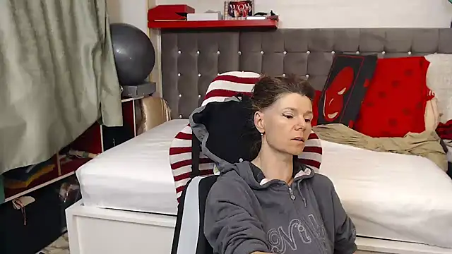 kellyterapy online show from May 16, 2026, 1:13 am