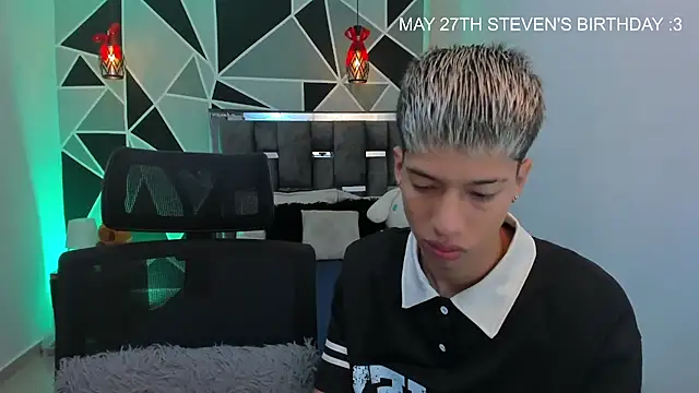 Snapshot of Juan_Nd_Steven chatting on May 24, 2026, 11:37 am Juan Nd Steven online show from May 24, 2026, 11:37 am