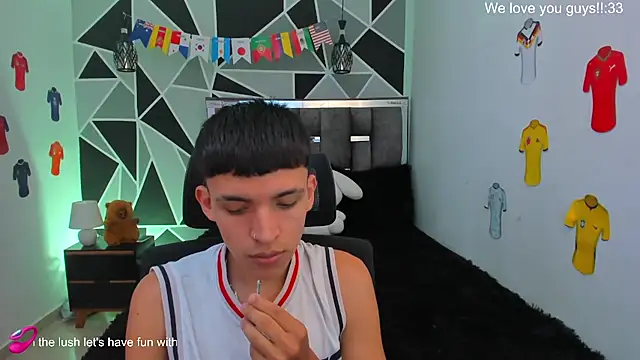 Snapshot of Juan_Nd_Steven chatting on June 25, 2026, 8:35 pm Juan Nd Steven online show from June 25, 2026, 8:35 pm