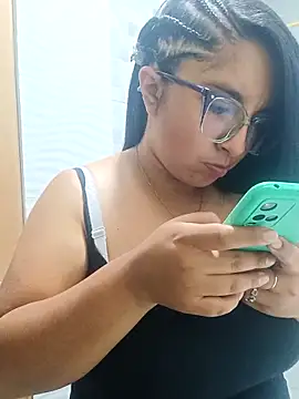 Snapshot of _Angelinaandrade_ chatting on December 23, 2025, 12:08 am Angelinaandrade online show from December 23, 2025, 12:08 am