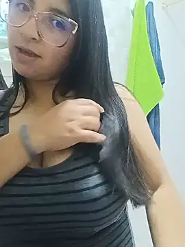 Snapshot of _Angelinaandrade_ chatting on August 6, 2026, 1:07 am Angelinaandrade online show from August 6, 2026, 1:07 am