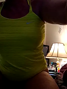 Snapshot of greeneyedamatuers chatting on February 18, 2025, 5:53 am greeneyedamatuers online show from February 18, 2025, 5:53 am