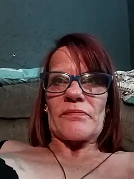 Snapshot of greeneyedamatuers chatting on February 20, 2025, 5:44 am greeneyedamatuers online show from February 20, 2025, 5:44 am