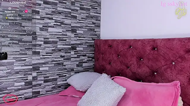 skyhotgirll online show from October 24, 2025, 2:30 am