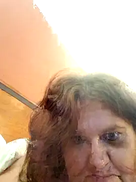 Snapshot of mcv131985 chatting on October 1, 2025, 6:58 pm mcv131985 online show from October 1, 2025, 6:58 pm