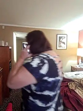 Snapshot of mcv131985 chatting on October 4, 2025, 2:37 pm mcv131985 online show from October 4, 2025, 2:37 pm