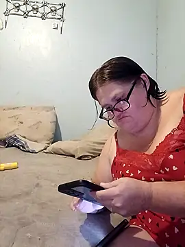 Snapshot of mcv131985 chatting on October 6, 2025, 10:12 am mcv131985 online show from October 6, 2025, 10:12 am