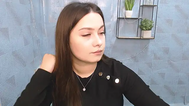 EmiliaTemi  online show from January 30, 2025, 12:59 pm