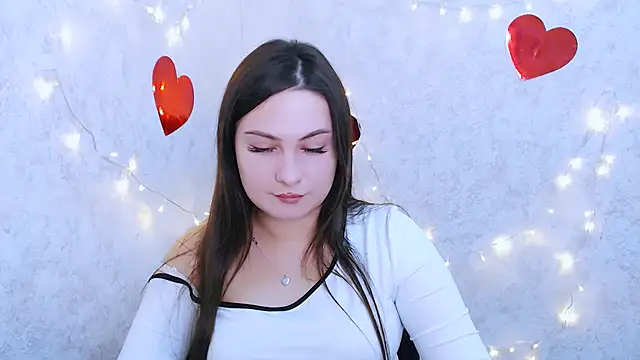 EmiliaTemi  online show from February 18, 2025, 4:37 pm