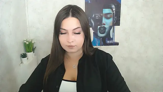 EmiliaTemi  online show from September 14, 2025, 11:31 am