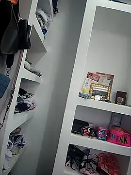 luisa16xxx online show from March 27, 2026, 7:35 pm