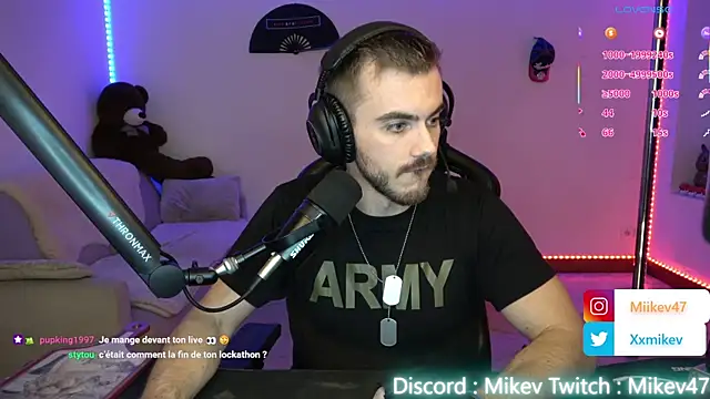 Snapshot of Mikev chatting on October 23, 2025, 6:06 pm Mikev online show from October 23, 2025, 6:06 pm