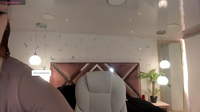  Antonnela  online show from October 20, 2025, 2:06 pm