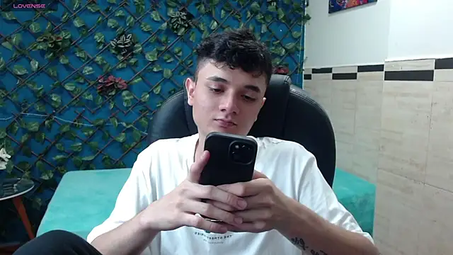 Waturox online show from March 20, 2025, 7:14 pm
