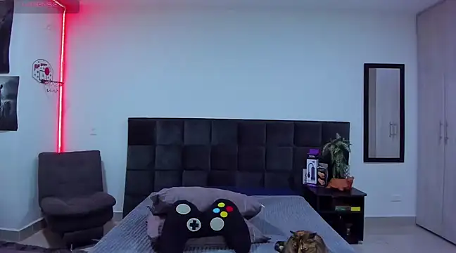 Alexander Martines online show from March 5, 2025, 1:42 am