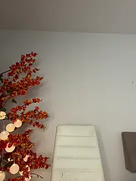 VictoriaHiill online show from June 24, 2026, 3:22 pm