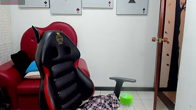 Salomeediaz  online show from October 8, 2025, 9:01 pm