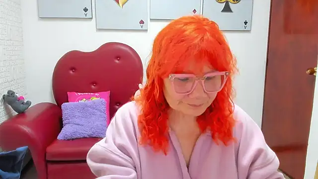 Salomeediaz  online show from April 28, 2026, 9:09 pm