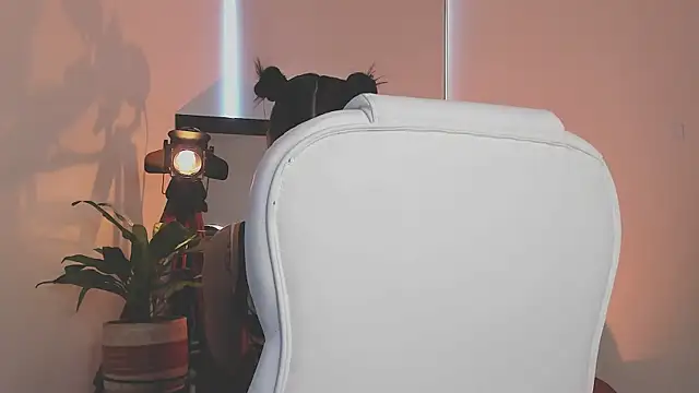 Snapshot of nahiapaws chatting on September 12, 2025, 8:53 pm nahiapaws online show from September 12, 2025, 8:53 pm