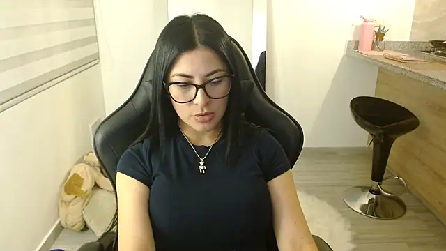 Charlotte cute18 online show from December 18, 2025, 3:12 am