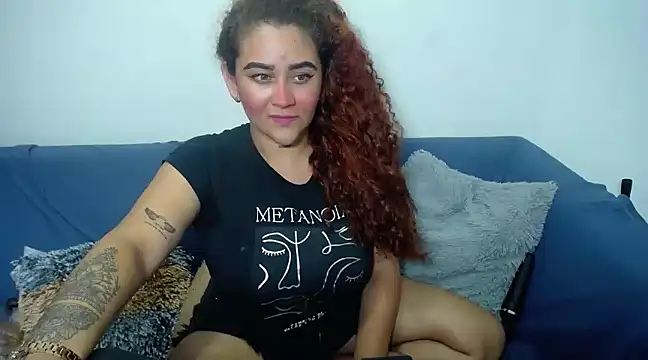 Snapshot of loly_bigbooty4u chatting on February 21, 2025, 5:46 am loly bigbooty4u online show from February 21, 2025, 5:46 am