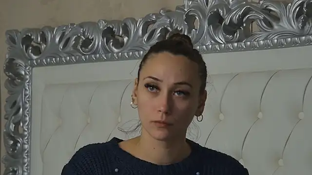 Snapshot of AliceMunro chatting on October 17, 2025, 7:27 pm AliceMunro online show from October 17, 2025, 7:27 pm