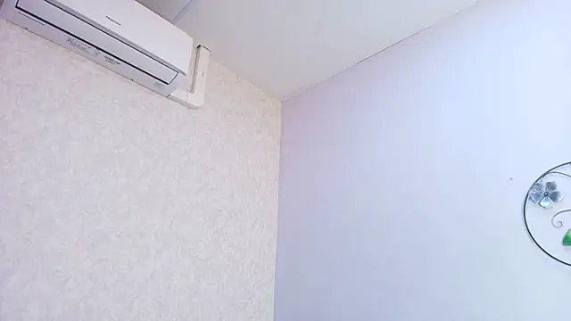 Chantal taylor  online show from October 15, 2025, 12:05 pm