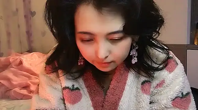 Snapshot of Hanicarrot chatting on December 19, 2024, 4:57 pm Hanicarrot online show from December 19, 2024, 4:57 pm