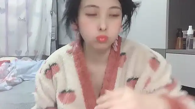 Snapshot of Hanicarrot chatting on January 13, 2025, 7:53 pm Hanicarrot online show from January 13, 2025, 7:53 pm