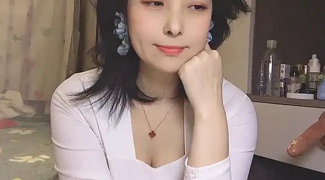 Snapshot of Hanicarrot chatting on January 16, 2025, 4:28 pm Hanicarrot online show from January 16, 2025, 4:28 pm