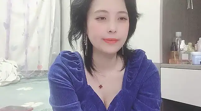 Snapshot of Hanicarrot chatting on January 24, 2025, 5:53 pm Hanicarrot online show from January 24, 2025, 5:53 pm