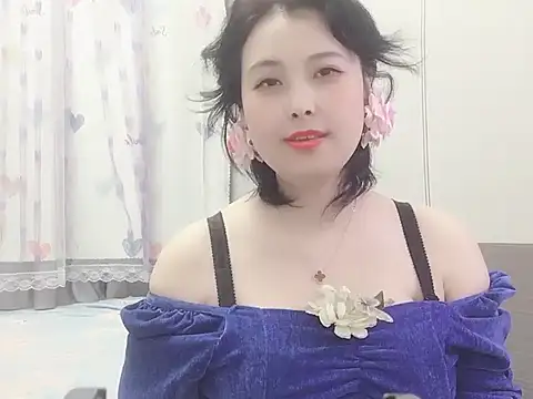 Snapshot of Hanicarrot chatting on February 18, 2025, 7:19 pm Hanicarrot online show from February 18, 2025, 7:19 pm