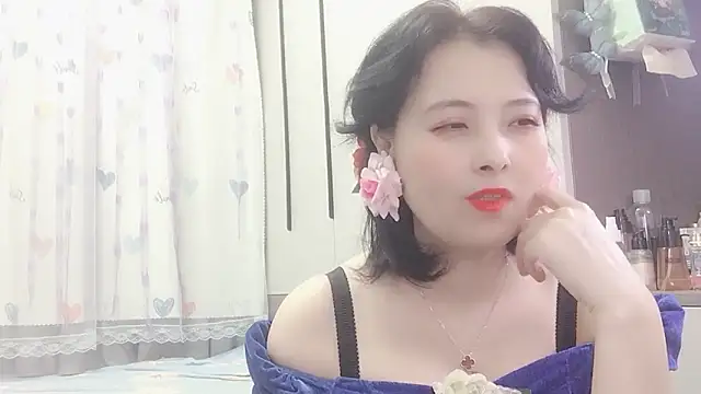 Snapshot of Hanicarrot chatting on February 19, 2025, 4:33 pm Hanicarrot online show from February 19, 2025, 4:33 pm
