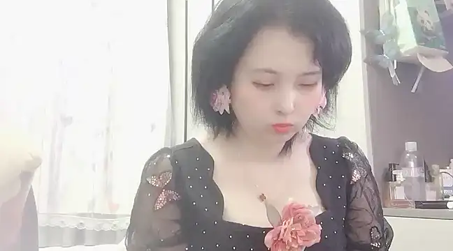 Snapshot of Hanicarrot chatting on February 21, 2025, 12:28 pm Hanicarrot online show from February 21, 2025, 12:28 pm